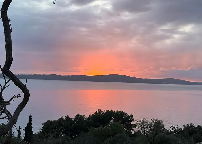 Tramonto Sutivan