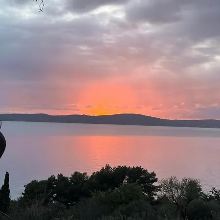 Tramonto Sutivan